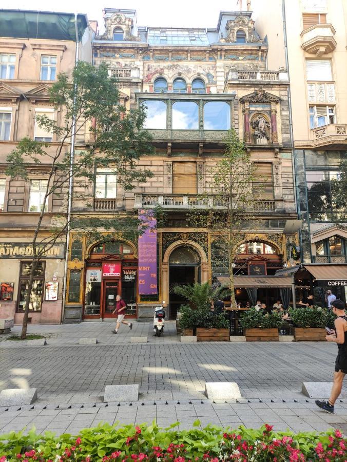 Broadway Center, Fully Equipped, 4 Person Apartment