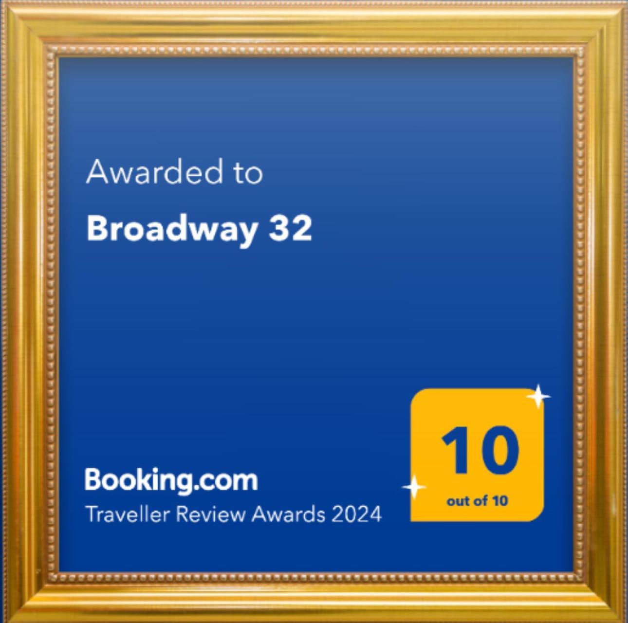 Broadway Center, Fully Equipped, 4 Person Apartment *